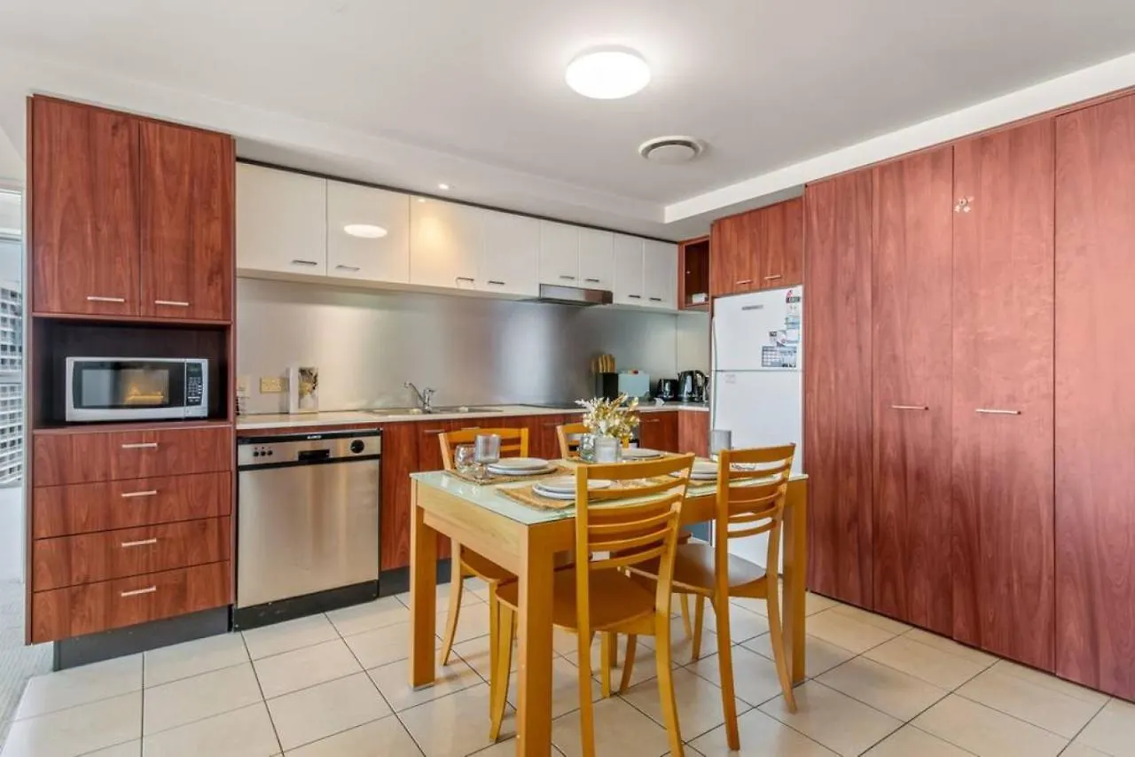 Stunning Riverview 2Br Holiday Apt Good Location Gold Coast Australia